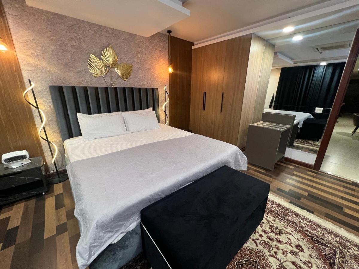 Sunset Luxury Gold Crest Mall Residency Lahore Buitenkant foto