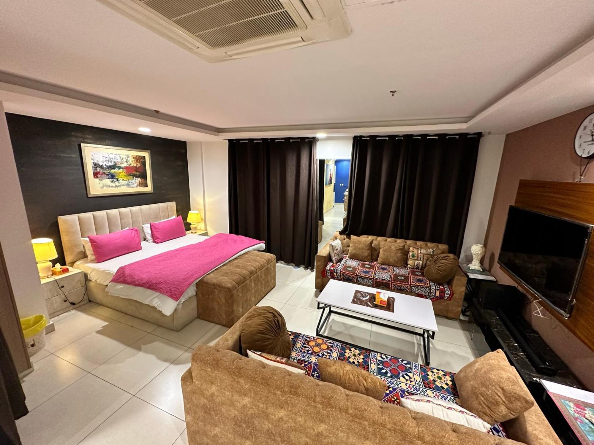 Sunset Luxury Gold Crest Mall Residency Lahore Buitenkant foto