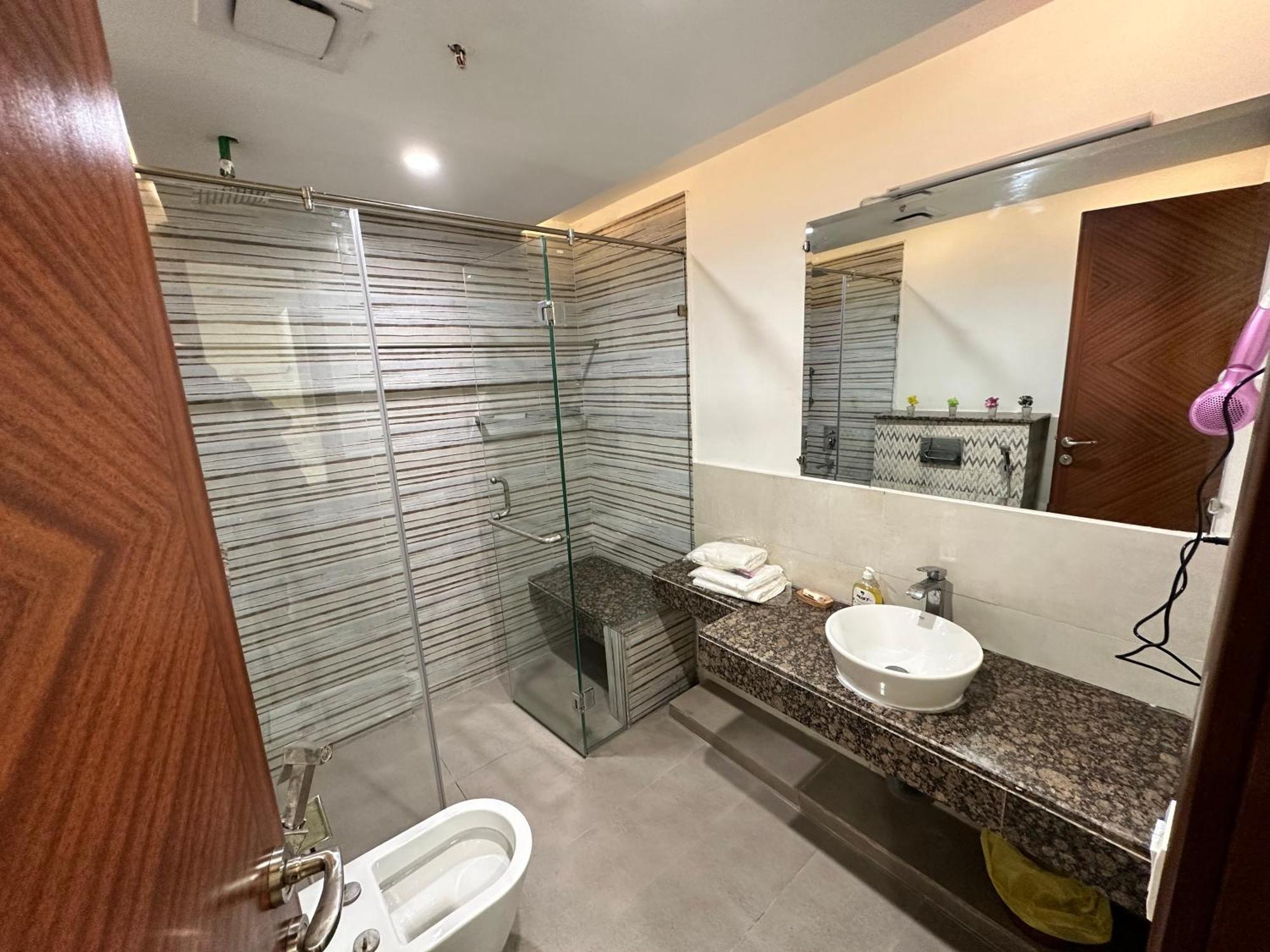 Sunset Luxury Gold Crest Mall Residency Lahore Buitenkant foto