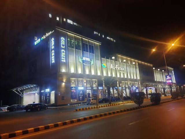 Sunset Luxury Gold Crest Mall Residency Lahore Buitenkant foto